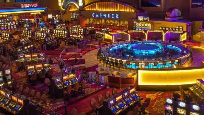 Royal Casino کیسینو میں پوکر گیمز